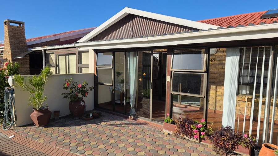 2 Bedroom Property for Sale in Fonteine Park Western Cape